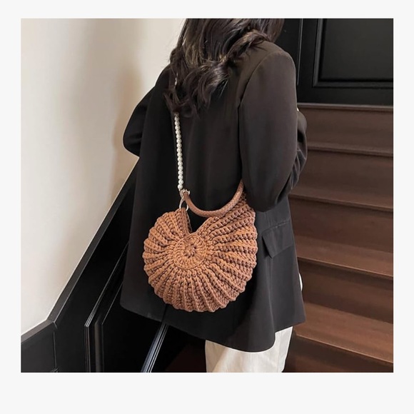 🆕 Brown Knit Shell Tote with Pearl Strap - Picture 2 of 4